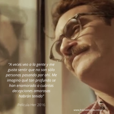 A veces veo a la gente y me gusta sentir que no son sólo personas pasando por ahí. Me imagino qué tan profundo se han enamorado o cuántas decepciones amorosas habrán tenido